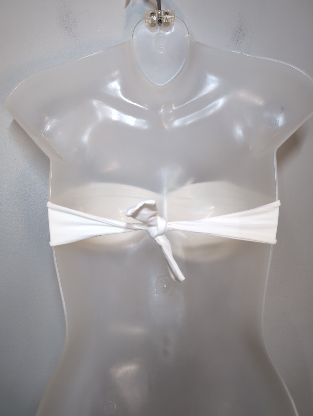 Bcbgmaxazria Luiza White Laser Cut Strapless Bikini Top Bandeau Size Small - Picture 6 of 12